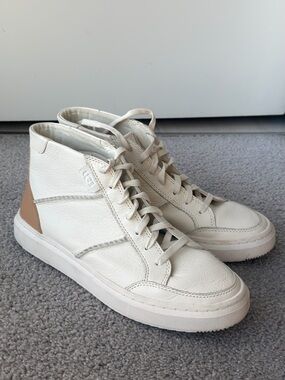 UGG Men's High-Top Sneakers in Off-White with Tan Heel